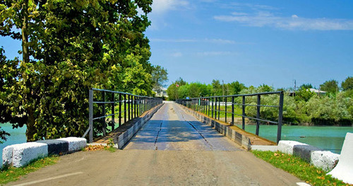 Мост через реку Ингури. Фото https://ru.wikipedia.org Мост через реку Ингури. Фото https://ru.wikipedia.org
