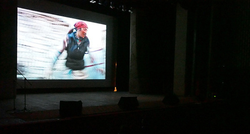 Просмотр фильма на VII фестивале "Кунаки", 2013. Фото: http://kunakifest.ru/wp-content/uploads/2014/01/PA160574_novy-j-razmer.jpg Просмотр фильма на VII фестивале "Кунаки", 2013. Фото: http://kunakifest.ru/wp-content/uploads/2014/01/PA160574_novy-j-razmer.jpg