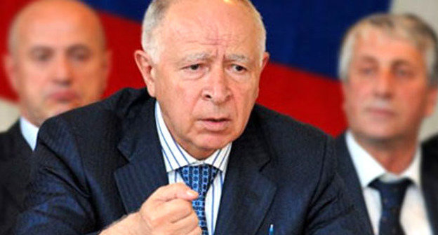Муху Алиев. Фото: "Клуб регионов" http://club-rf.ru/05/news/10481 Муху Алиев. Фото: "Клуб регионов" http://club-rf.ru/05/news/10481