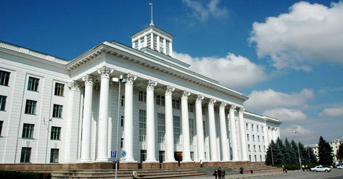 Парламент Кабардино-Балкарской Республики. Фото: Министерство экономического развития Кабардино-Балкарской Республики http://economykbr.ru/info/7455/ Парламент Кабардино-Балкарской Республики. Фото: Министерство экономического развития Кабардино-Балкарской Республики http://economykbr.ru/info/7455/