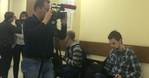 Журналисты в коридоре Мособлсуда перед началом процесса по делу БОРН. Москва, 13 ноября 2014 г. Фото корреспондента "Кавказского узла" Журналисты в коридоре Мособлсуда перед началом процесса по делу БОРН. Москва, 13 ноября 2014 г. Фото корреспондента "Кавказского узла"