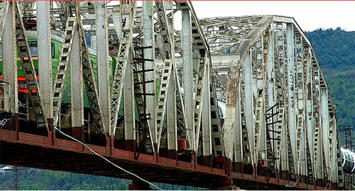 Железнодорожный мост, Грузия. Фото: http://www.railway.ge/?web=3&lang=rus Железнодорожный мост, Грузия. Фото: http://www.railway.ge/?web=3&lang=rus