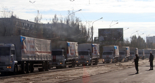 Автоколонна с гуманитарной помощью для Донбасса. Фото: http://www.mchs.gov.ru/upload/site1/document_images/9s2ix5ivFX-800x600.jpg Автоколонна с гуманитарной помощью для Донбасса. Фото: http://www.mchs.gov.ru/upload/site1/document_images/9s2ix5ivFX-800x600.jpg