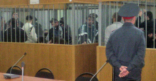 В зале Верховного суда КБР во время слушания по делу нападения на Нальчик. 2009 г. Фото Людмилы Маратовой для "Кавказского узла" В зале Верховного суда КБР во время слушания по делу нападения на Нальчик. 2009 г. Фото Людмилы Маратовой для "Кавказского узла"