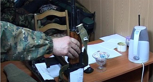 Результаты разведывательно-поисковых и профилактических мероприятий в с. Губден Карабудахкентского района Дагестана. Фото: http://nac.gov.ru/nakmessage/2011/03/24/o-rezultatakh-razvedyvatelno-poiskovykh-i-profilakticheskikh-meropriyatii-v-s-.html Результаты разведывательно-поисковых и профилактических мероприятий в с. Губден Карабудахкентского района Дагестана. Фото: http://nac.gov.ru/nakmessage/2011/03/24/o-rezultatakh-razvedyvatelno-poiskovykh-i-profilakticheskikh-meropriyatii-v-s-.html