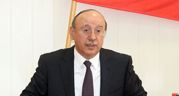 Яралиев Имам Музамудинович. Фото: http://www.riadagestan.ru/news/g_derbent/imam_yaraliev_prizval_zhiteley_derbenta_vyyti_na_subbotnik/ Яралиев Имам Музамудинович. Фото: http://www.riadagestan.ru/news/g_derbent/imam_yaraliev_prizval_zhiteley_derbenta_vyyti_na_subbotnik/