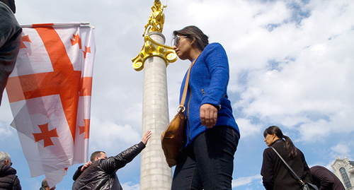 Акция ЕНД в Тбилиси возле здания Госканцелярии. 21 марта, Тбилиси. Фото Беслана Кмузова для "Кавказского узла" Акция ЕНД в Тбилиси возле здания Госканцелярии. 21 марта, Тбилиси. Фото Беслана Кмузова для "Кавказского узла"