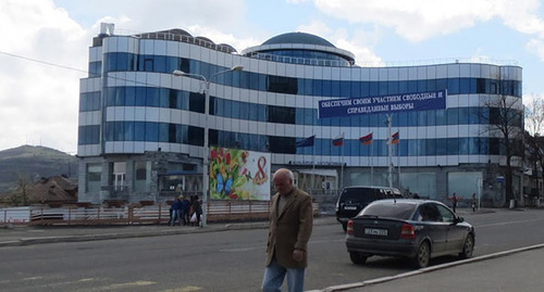 В Нагорном Карабахе 3 мая намечены выборы в парламент. Степанакерт. 14 апреля 2015 год. Фото Алвард Григорян для "Кавказского узла" В Нагорном Карабахе 3 мая намечены выборы в парламент. Степанакерт. 14 апреля 2015 год. Фото Алвард Григорян для "Кавказского узла"