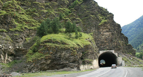 Туннель на транскавказской магистрали. Фото: http://ecoportal.su/news.php?day_now=20&month=8&year=2012 Туннель на транскавказской магистрали. Фото: http://ecoportal.su/news.php?day_now=20&month=8&year=2012