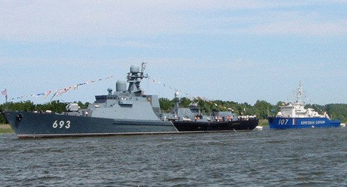 Корабли Каспийской флотилии на параде в Астрахани, в 2012 году. Фото: Vissarion, https://ru.wikipedia.org/wiki/Каспийская_флотилия_ВМФ_России#/media/File:Caspian_Flotilla_Parade.jpg Корабли Каспийской флотилии на параде в Астрахани, в 2012 году. Фото: Vissarion, https://ru.wikipedia.org/wiki/Каспийская_флотилия_ВМФ_России#/media/File:Caspian_Flotilla_Parade.jpg