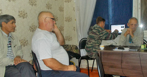 Работники ахтубинского АТП проводят голодовку. Ахтубинск, 1 октября 2015 г. Фото Елены Гребенюк для "Кавказского узла" Работники ахтубинского АТП проводят голодовку. Ахтубинск, 1 октября 2015 г. Фото Елены Гребенюк для "Кавказского узла"