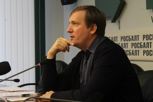 Судья Хостинского районного суда Сочи в отставке Дмитрий Новиков. Фото: http://theins.ru/korrupciya/2810 Судья Хостинского районного суда Сочи в отставке Дмитрий Новиков. Фото: http://theins.ru/korrupciya/2810