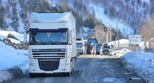Военно-Грузинская дорога. Фото: Ахмеда Альдебирова для "Кавказского узла". Военно-Грузинская дорога. Фото: Ахмеда Альдебирова для "Кавказского узла".