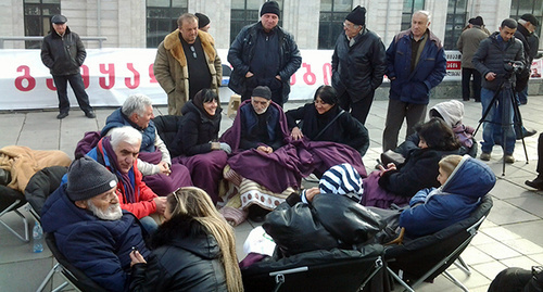 Участники голодовки "Альянса патриотов" в Тбилиси. Фото Беслана Кмузова для "Кавказского узла" Участники голодовки "Альянса патриотов" в Тбилиси. Фото Беслана Кмузова для "Кавказского узла"