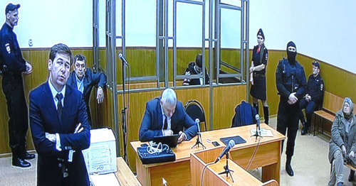 Заседание Донецкого городского суда по делу Надежды Савченко, кадр с монитора видеотрансляции. Ноябрь 2015 г. Фото Константина Волгина для "Кавказского узла" Заседание Донецкого городского суда по делу Надежды Савченко, кадр с монитора видеотрансляции. Ноябрь 2015 г. Фото Константина Волгина для "Кавказского узла"