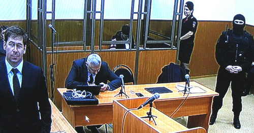 Заседание Донецкого городского суда по делу Надежды Савченко, кадр с монитора видеотрансляции. 19 ноября 2015 г. Фото Константина Волгина для "Кавказского узла" Заседание Донецкого городского суда по делу Надежды Савченко, кадр с монитора видеотрансляции. 19 ноября 2015 г. Фото Константина Волгина для "Кавказского узла"