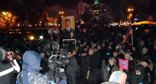 Митинг на площади Свободы в Ереване. Фото Тиграна Петросяна для "Кавказского узла" Митинг на площади Свободы в Ереване. Фото Тиграна Петросяна для "Кавказского узла"