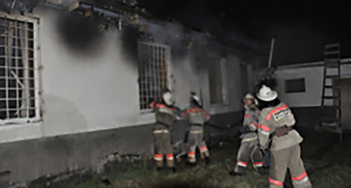 Пожар в селении Белая Речка Кабардино-Балкарии . Фото: http://07.mchs.gov.ru/operationalpage/operational/item/3377203/ Пожар в селении Белая Речка Кабардино-Балкарии . Фото: http://07.mchs.gov.ru/operationalpage/operational/item/3377203/