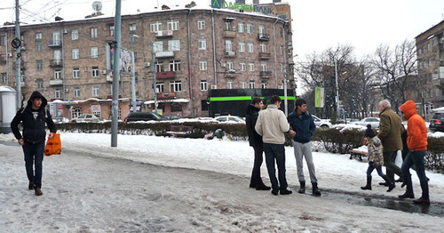 Жители Еревана на улицах города. Фото Армине Мартиросян для "Кавказского узла" Жители Еревана на улицах города. Фото Армине Мартиросян для "Кавказского узла"