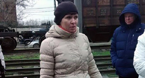 Участница акции краснодарских дольщиков. Фото: http://bloknot-krasnodar.ru/news/v-krasnodare-obmanutye-dolshchiki-obyavili-bessroch-700044 Участница акции краснодарских дольщиков. Фото: http://bloknot-krasnodar.ru/news/v-krasnodare-obmanutye-dolshchiki-obyavili-bessroch-700044