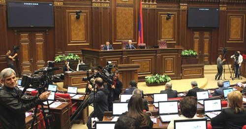 Заседание парламента Армении. Фото: RFE/RL http://rus.azatutyun.am/ Заседание парламента Армении. Фото: RFE/RL http://rus.azatutyun.am/