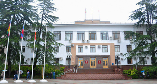 Администрация города Сочи Фото: © Елена Синеок, ЮГА.ру http://www.yuga.ru/news/326532/?from=tag Администрация города Сочи Фото: © Елена Синеок, ЮГА.ру http://www.yuga.ru/news/326532/?from=tag