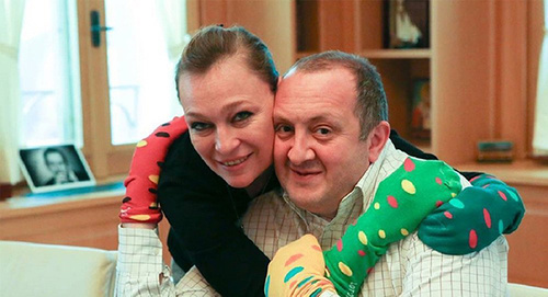 Президент Грузии Георгий Маргвелашвили с супругой. Фото: http://sputnik-georgia.ru/politics/20160314/230586703.html Президент Грузии Георгий Маргвелашвили с супругой. Фото: http://sputnik-georgia.ru/politics/20160314/230586703.html