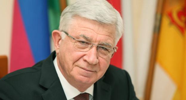 Владимир Евланов. Фото http://krd.ru/administratsiya/struktura-administratsii/glava_goroda/news_01122015_135637.html Владимир Евланов. Фото http://krd.ru/administratsiya/struktura-administratsii/glava_goroda/news_01122015_135637.html