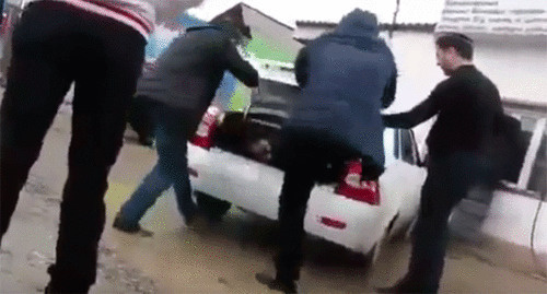 Спецоперация по захвату боевика Наримана Баширова/ Фото: Стоп-кадр видео "Спецоперация по захвату боевика Наримана Баширова", https://www.youtube.com/watch?v=rvyvEVSaBmo Спецоперация по захвату боевика Наримана Баширова/ Фото: Стоп-кадр видео "Спецоперация по захвату боевика Наримана Баширова", https://www.youtube.com/watch?v=rvyvEVSaBmo