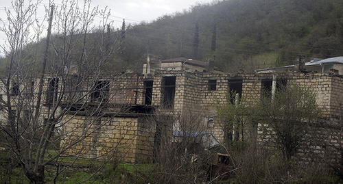 Разрушенный дом в Мадагисе, НКР. Фото: © Sputnik/ Асатур Есаянц, http://www.sputnikarmenia.ru/karabah/20160405/2768245.html Разрушенный дом в Мадагисе, НКР. Фото: © Sputnik/ Асатур Есаянц, http://www.sputnikarmenia.ru/karabah/20160405/2768245.html