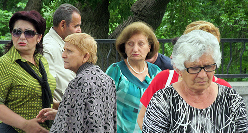 Сотрудники завода Наирит на протестной акции 06.06.2016 Фото Тиграна Петросяна для "Кавказского узла" Сотрудники завода Наирит на протестной акции 06.06.2016 Фото Тиграна Петросяна для "Кавказского узла"