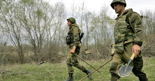 Саперы во время разминирования. Фото https://www.yuga.ru/news/387580/ Саперы во время разминирования. Фото https://www.yuga.ru/news/387580/