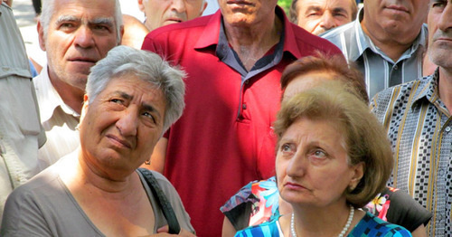Акция протеста бывших работников завода "Наирит". Ереван, 14 июля 2016 г. Фото Тиграна Петросяна для "Кавказского узла" Акция протеста бывших работников завода "Наирит". Ереван, 14 июля 2016 г. Фото Тиграна Петросяна для "Кавказского узла"