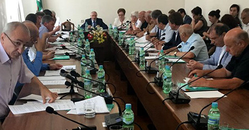 Сессия парламента Абхазии. Фото http://sputnik-abkhazia.ru/Abkhazia/20160720/1019170305.html Сессия парламента Абхазии. Фото http://sputnik-abkhazia.ru/Abkhazia/20160720/1019170305.html