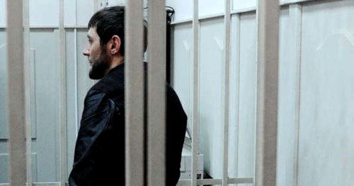 Подозреваемый в убийстве политика Бориса Немцова Заур Дадаев. Фото: Maxim Bilnov (RFE/RL) Подозреваемый в убийстве политика Бориса Немцова Заур Дадаев. Фото: Maxim Bilnov (RFE/RL)