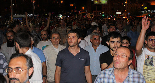 Участники митинга в Ереване. 25.07.2016 Фото Тиграна Петросяна для "Кавказского узла"

