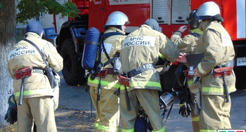 Сотрудники МЧС на ликвидации последствий взрыва газа в Махачкале. Фото: http://www.riadagestan.ru/news/incidents/16_chelovek_postradali_v_rezultate_vzryva_bytovogo_gaza_v_makhachkale/ Сотрудники МЧС на ликвидации последствий взрыва газа в Махачкале. Фото: http://www.riadagestan.ru/news/incidents/16_chelovek_postradali_v_rezultate_vzryva_bytovogo_gaza_v_makhachkale/