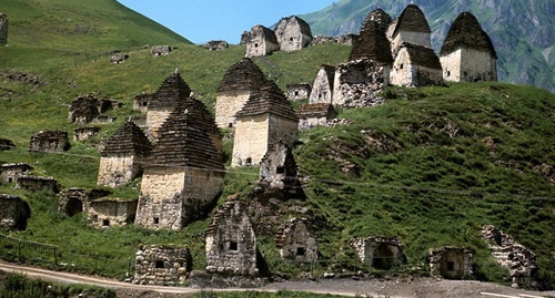 Историко-археологический памятник "Город мертвых" в Северной Осетии. Фото: http://sputnik-ossetia.ru/news/20160731/2816224.html Историко-археологический памятник "Город мертвых" в Северной Осетии. Фото: http://sputnik-ossetia.ru/news/20160731/2816224.html