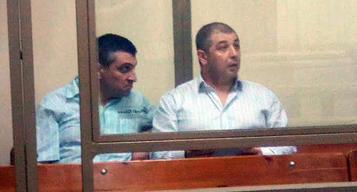 Анастас Тильгеров и Сергей Зиринов (справа) в зале суда, 9 августа 2016 года. Фото Константина Волгина для "Кавказского узла" Анастас Тильгеров и Сергей Зиринов (справа) в зале суда, 9 августа 2016 года. Фото Константина Волгина для "Кавказского узла"