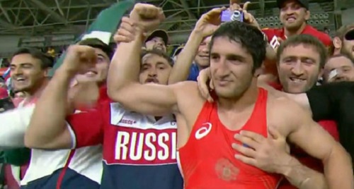 Абдулрашид Садулаев после финального поединка. Фото: Григорий Аванян, Федерация спортивной борьбы России, Wrestrus.ru Абдулрашид Садулаев после финального поединка. Фото: Григорий Аванян, Федерация спортивной борьбы России, Wrestrus.ru