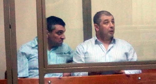 Анастас Тильгеров и Сергей Зиринов (справа) в зале Северо-Кавказского окружного военного суда, Ростов-на-Дону, 9 августа 2016 года. Фото: Константина Волгина для "Кавказского узла" Анастас Тильгеров и Сергей Зиринов (справа) в зале Северо-Кавказского окружного военного суда, Ростов-на-Дону, 9 августа 2016 года. Фото: Константина Волгина для "Кавказского узла"