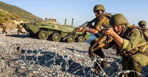 Учения на полигонах Южного военного округа. Фото http://www.vestikavkaza.ru Учения на полигонах Южного военного округа. Фото http://www.vestikavkaza.ru