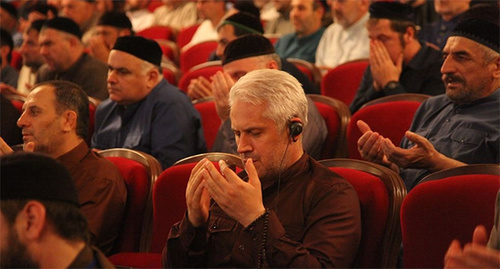 Участники международная исламская конференция. Фото: http://www.grozny-inform.ru/multimedia/photos/76235/ Участники международная исламская конференция. Фото: http://www.grozny-inform.ru/multimedia/photos/76235/