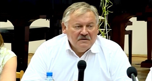 Константин Затулин на собрании "Единой России" в Сочи. Скриншот из телесюжета программы "Вечерний Сочи", YouTube.com Константин Затулин на собрании "Единой России" в Сочи. Скриншот из телесюжета программы "Вечерний Сочи", YouTube.com