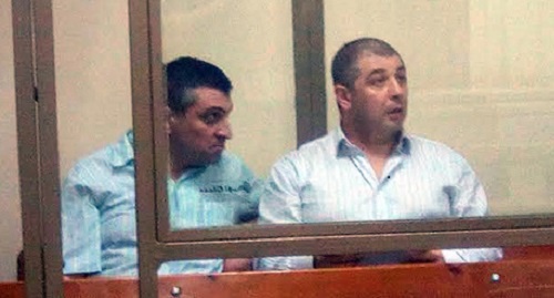 Сергей Зиринов (справа) и Анастас Тильгеров в зале Северо-Кавказского окружного военного суда, Ростов-на-Дону, 9 августа 2016 года. Фото: Константина Волгина для "Кавказского узла" Сергей Зиринов (справа) и Анастас Тильгеров в зале Северо-Кавказского окружного военного суда, Ростов-на-Дону, 9 августа 2016 года. Фото: Константина Волгина для "Кавказского узла"