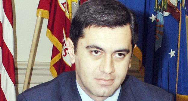 Окруашвили Ираклий Кобаевич. Фото: https://commons.wikimedia.org/wiki/File:Irakli_Okruashvili_meets_Donald_Rumsfeld_(June_17,_2005).jpg Окруашвили Ираклий Кобаевич. Фото: https://commons.wikimedia.org/wiki/File:Irakli_Okruashvili_meets_Donald_Rumsfeld_(June_17,_2005).jpg