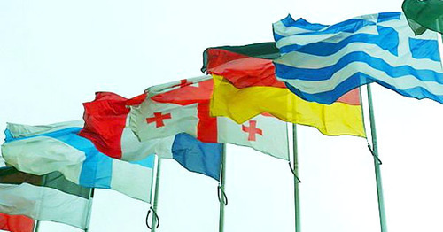 Флаг Грузии у здания Совета Европы в Страсбурге. Фото: Spartaky https://ru.wikipedia.org/ Флаг Грузии у здания Совета Европы в Страсбурге. Фото: Spartaky https://ru.wikipedia.org/