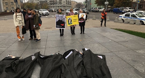 Акция памяти Анны Политковской на Лермонтовской площади в Москве, 7 октября 2016 г. Фото: Анна Кирей
Акция памяти Анны Политковской на Лермонтовской площади в Москве, 7 октября 2016 г. Фото: Анна Кирей