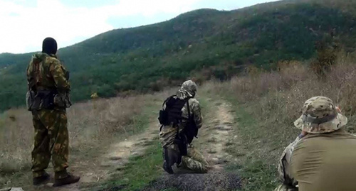 Силовики во время КТО в Дагестане. Фото: http://nac.gov.ru/kontrterroristicheskie-operacii/v-hode-kto-v-dagestane-neytralizovany-troe-1.html Силовики во время КТО в Дагестане. Фото: http://nac.gov.ru/kontrterroristicheskie-operacii/v-hode-kto-v-dagestane-neytralizovany-troe-1.html