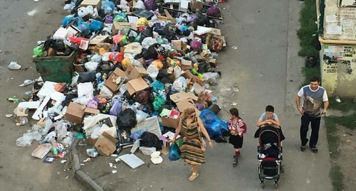 Свалка на проспекте Гамидова в Махачкале. Фото: facebook.com/groups/hororcity Свалка на проспекте Гамидова в Махачкале. Фото: facebook.com/groups/hororcity